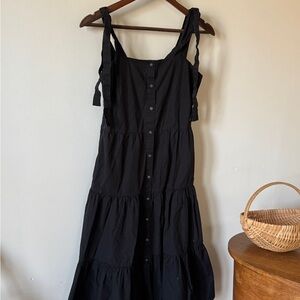 Chic Black Button-Down Gathered Midi Dress